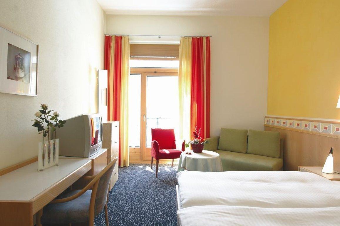 Badehotel Belvair Scuol Εξωτερικό φωτογραφία
